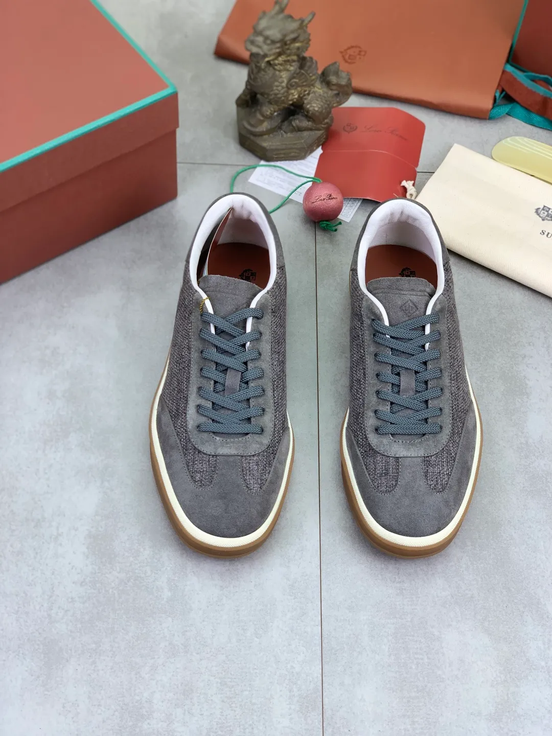 Men's Men's Shoes 💰P560 New Style 💰 The latest casual shoes Loro Piana 💯 Top grade 💯 Buy the original copy 💯 Founded the existing Loro Piana company on April 24, 1924. It is now the sixth generation of family business, providing the best quality products to customers who are discerning about taste and quality. Imported original fly woven fabrics with cowhide fabrics, plain calfskin lining, hand-stitched threads with cowhide feet, original packaging, high-end outsole, size: 38-45 (custom-made for 46), 7️⃣ colors available